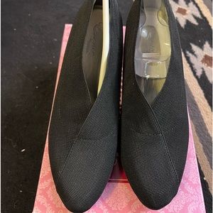8.5 new in box. Aetrex black bootie pump